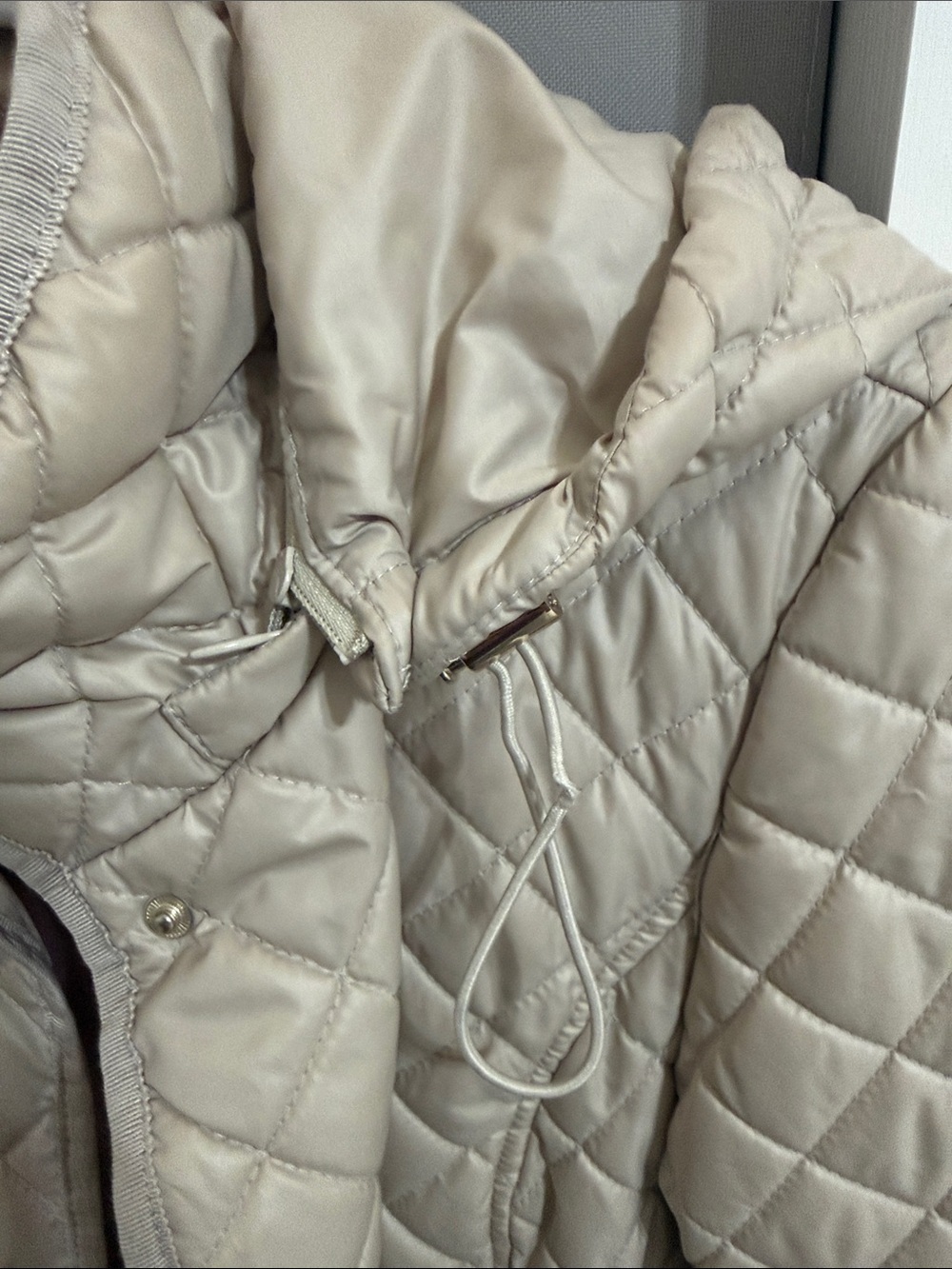 kate spade Quilted Cream Hooded Puffer Jacket - Picture 6 of 6